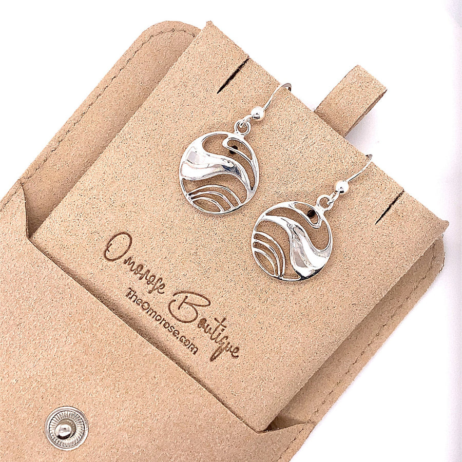 925 Sterling Silver Wave Hook Earrings Decorated with Shell